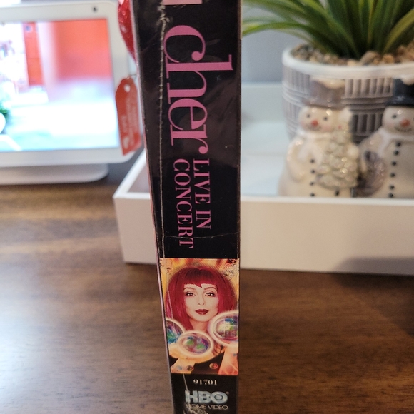 Cher live in Concert VHS - Picture 6 of 6
